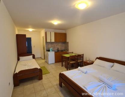 Ceca Apartmani, частни квартири в града Djenović, Черна Гора - viber_image_2022-05-18_19-29-19-860 Ceca Apartmani, частни квартири в града Djenović, Черна Гора - viber_image_2022-05-18_19-29-19-860