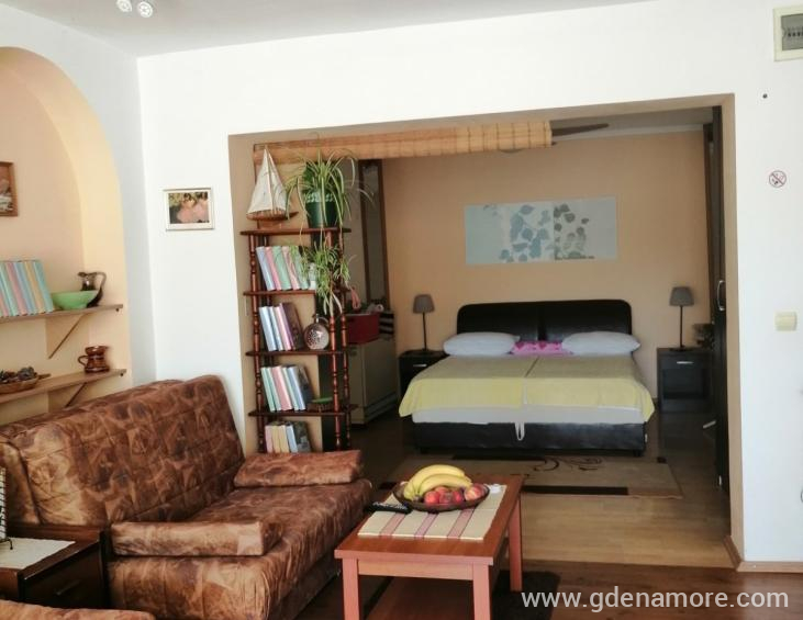 pregled apartmana iz kuhinje pregled apartmana iz kuhinje