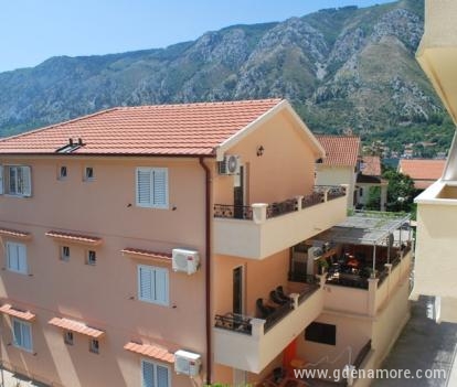 Apartmani Vasilije, Privatunterkunft im Ort Dobrota, Montenegro