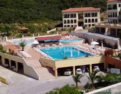 Hotel Theoxenia, частни квартири в града Halkidiki, Гърция