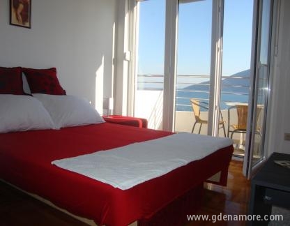 Apartmani Ota, alloggi privati a Igalo, Montenegro
