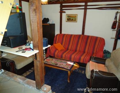 Kuca u Kumboru, ενοικιαζόμενα δωμάτια στο μέρος Kumbor, Montenegro