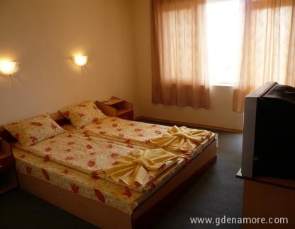 Хотел &quot;Южен плаж&quot;, alojamiento privado en Ravda, Bulgaria - Двокреветна соба