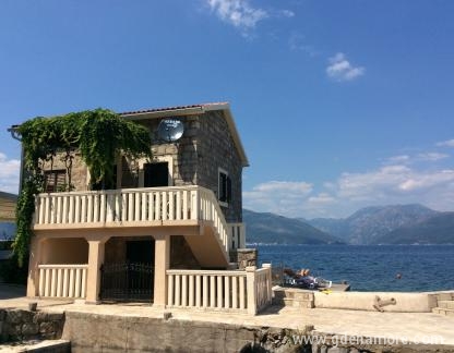Apartman Nada, Privatunterkunft im Ort Kra&scaron;ići, Montenegro