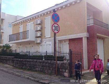 Apartmani Radanovic, privat innkvartering i sted Petrovac, Montenegro