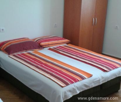 ΔΙΑΜΕΡΙΣΜΑΤΑ STARINAC, IGALO, ενοικιαζόμενα δωμάτια στο μέρος Igalo, Montenegro
