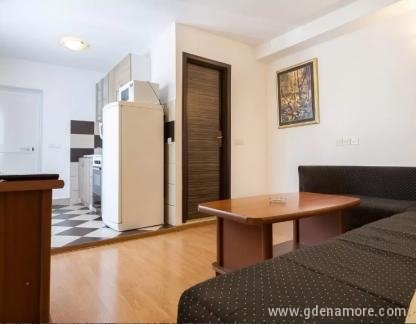 Apartmani Luka, privatni smeštaj u mestu Budva, Crna Gora