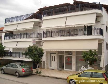 Stavroula Apartments, private accommodation in city Paralia, Greece