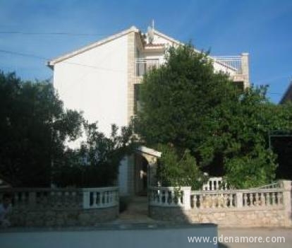 APARTMENTS DANICA AND MILAN, private accommodation in city Vodice, Croatia