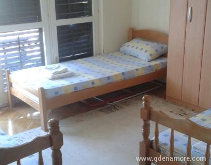 Stan za odmor Centar Igala, alojamiento privado en Igalo, Montenegro - apartman Igalo
