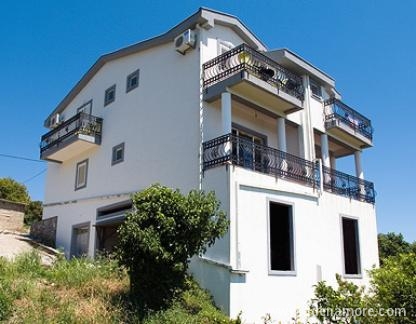 Wohnungen Antovic, Privatunterkunft im Ort Krimovica, Montenegro