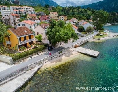 Leiligheter 5m fra sj&oslash;en, Kotor, privat innkvartering i sted Dobrota, Montenegro - DJI_0701