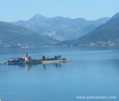 Lolika, zasebne nastanitve v mestu Kaludjerovina, Črna gora