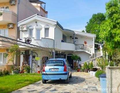 Melih Kuca Cvijeca, logement privé à Ulcinj, Mont&eacute;n&eacute;gro - PhotoEditor_20190701_181219046