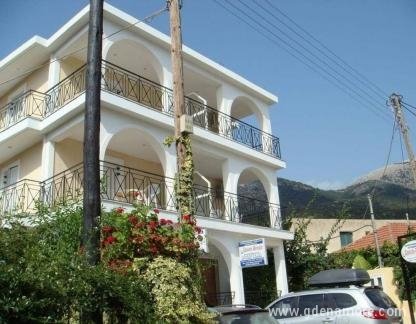 Kapit&auml;n Georgio Apartments, Privatunterkunft im Ort Poros, Griechenland - captain-georgio-apartments-poros-kefalonia-1