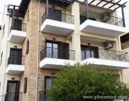 Апартаменти Сан Джорджо, частни квартири в града Ierissos, Гърция - san-giorgio-apartments-ierissos-atos-1