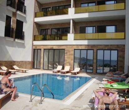 Lux apartman sa bazenom i privatnom plazom, Magán szállás a községben Saranda, Albania
