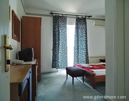 Hotel Palace, Soba 101, privatni smeštaj u mestu Herceg Novi, Crna Gora
