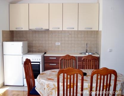 APARTvila dolinaSUNCA, confort apartamento ático mar LONG, alojamiento privado en Buljarica, Montenegro