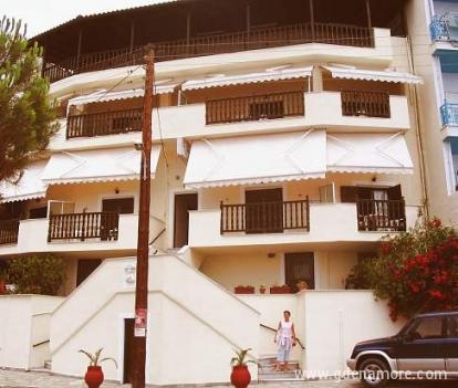 Faros Family Hotel, частни квартири в града Neos Marmaras, Гърция