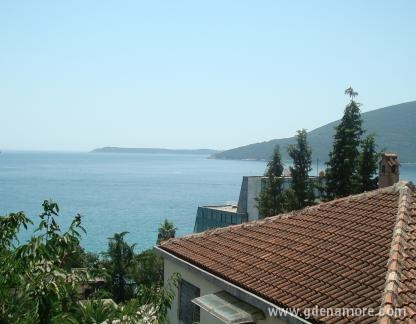 Apartmani na Savini, Privatunterkunft im Ort Herceg Novi, Montenegro - pogled sa terase