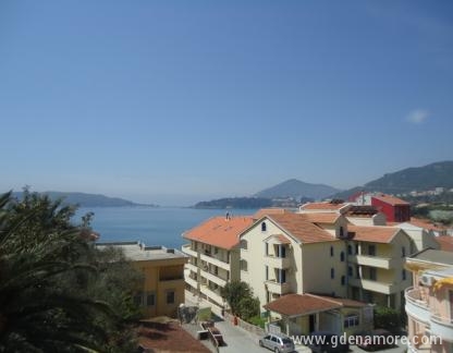 Стаи и апартаменти Вукчевич, частни квартири в града Rafailovići, Черна Гора