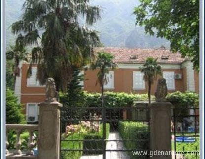 APARTMANI VOJIN, Zeleni apartman, private accommodation in city Risan, Montenegro