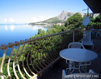 Villa Acapulco, privatni smeštaj u mestu Omi&scaron;, Hrvatska - Pogled iz apartmana na zapad