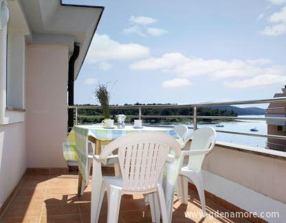 apartmani Gaby , privatni smeštaj u mestu Medulin, Hrvatska - pogled sa balkona