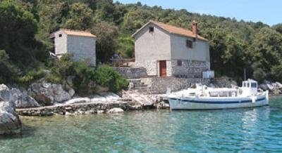 Fisherman's house Damir Skračić, private accommodation in city Kornati, Croatia