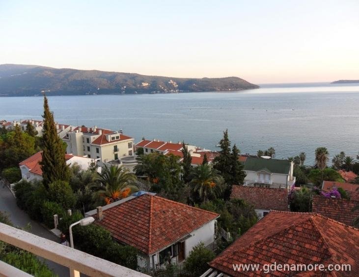 POGLED SA LEVE STRANE