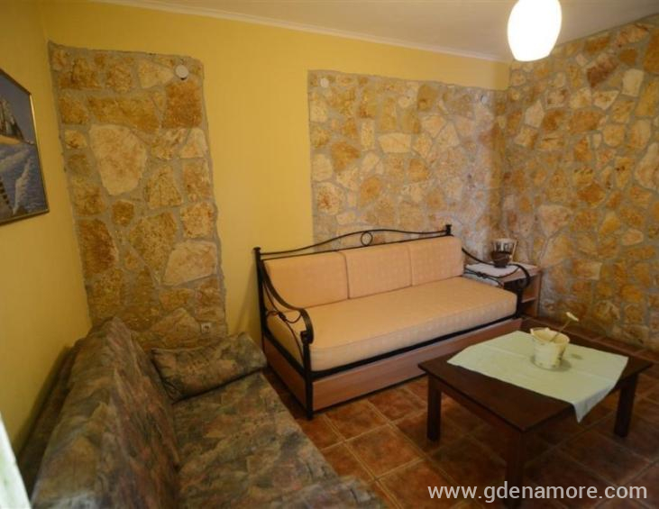 Vila Katero ex Parasole Sivota