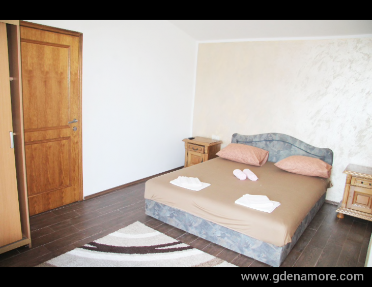 DE09E1C8-7825-4515-9502-9CC6A3E5360D