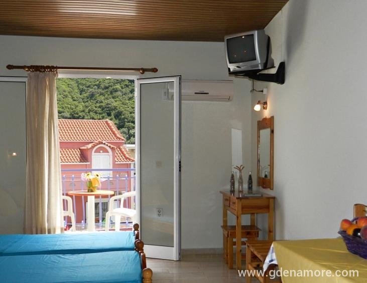 anemos-apartments-poros-kefalonia-2-bed-studio-2