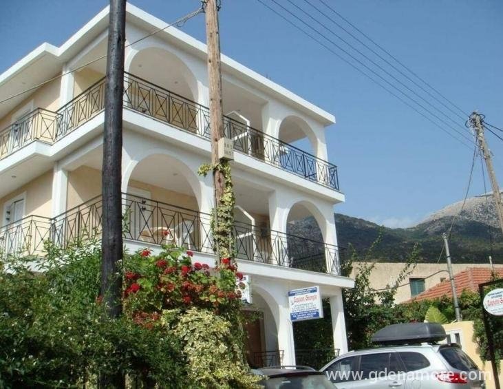 captain-georgio-apartments-poros-kefalonia-1