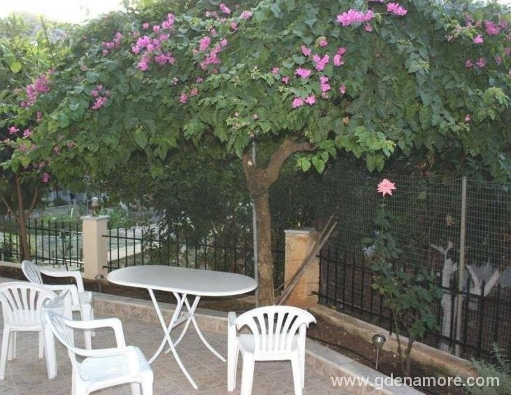 captain-georgio-apartments-poros-kefalonia-3
