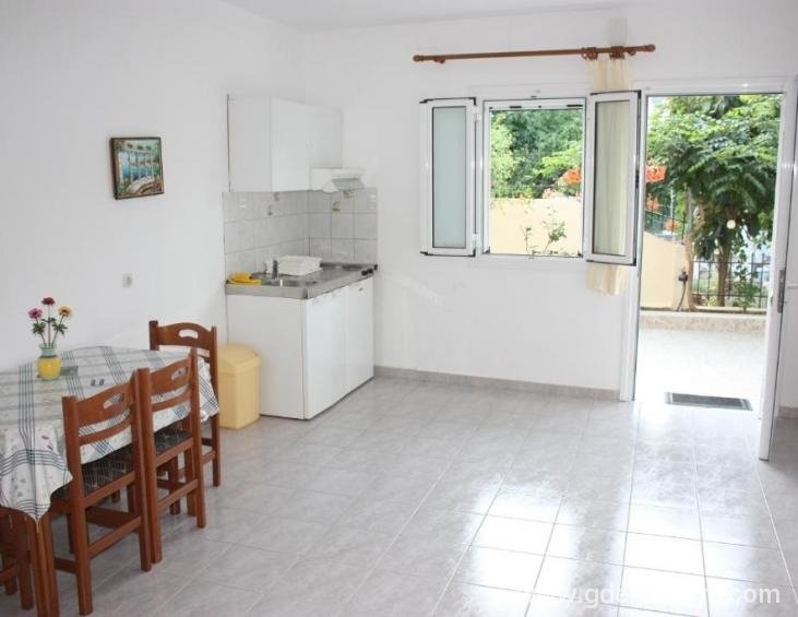 captain-georgio-apartments-poros-kefalonia-5-bed-a