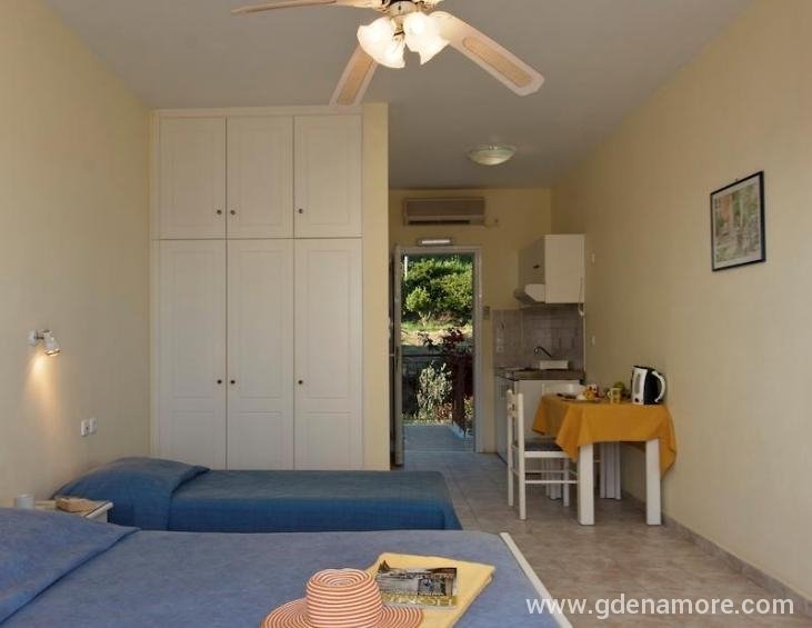 diona-studios-lourdata-kefalonia-11