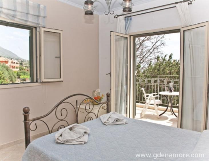 liocharis-apartments-lourdata-kefalonia-mediterran