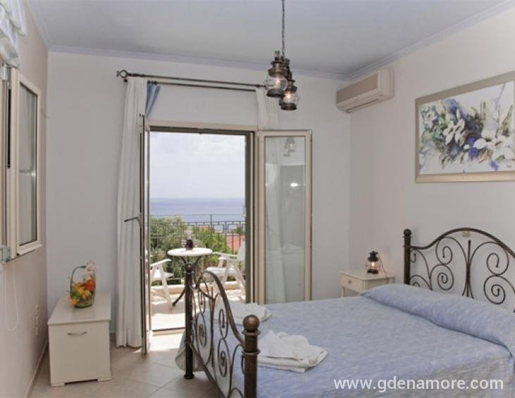 liocharis-apartments-lourdata-kefalonia-mediterran
