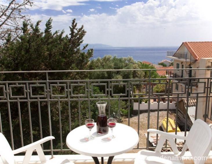 liocharis-apartments-lourdata-kefalonia-mediterran