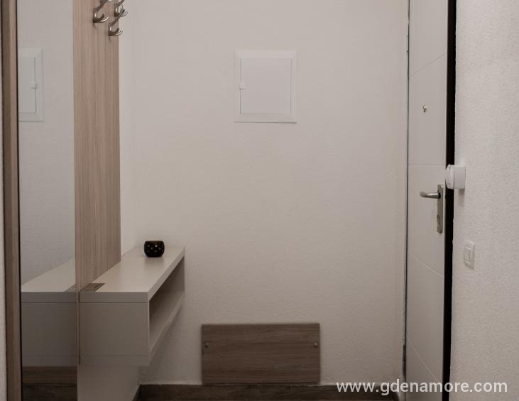 A B - Hallway 1