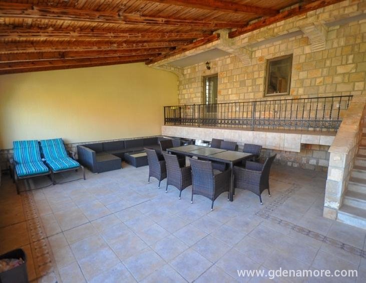 Apartman 4 velika terasa