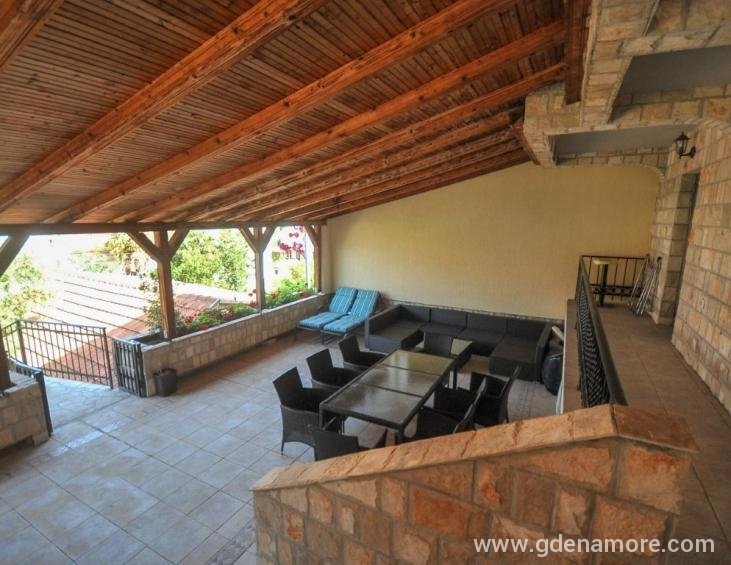 Apartman 4 velika terasa