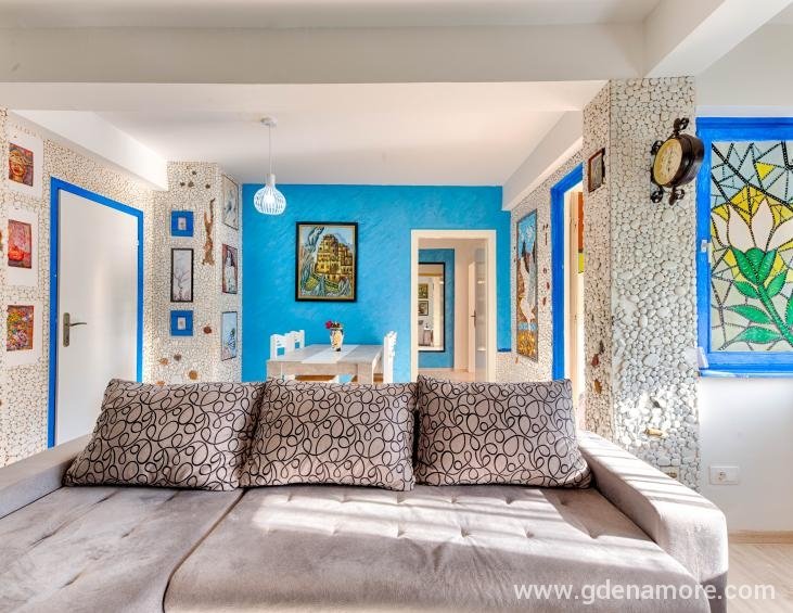 ADI_8141_HDR