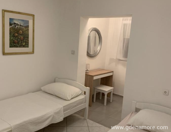 BE5E4823-12C8-4878-A745-C9BA4D56B350