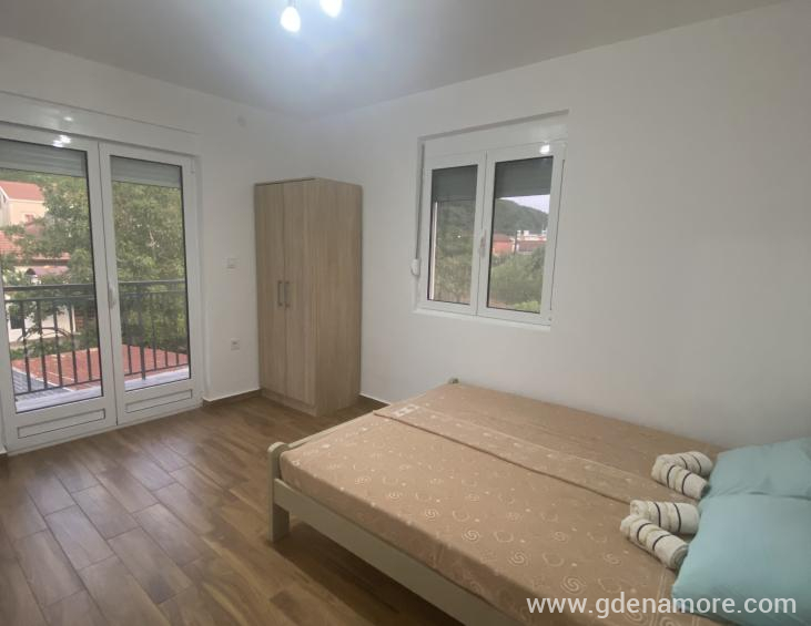 B9835FAE-63EA-4B43-88F9-7DA2FB84B4AF