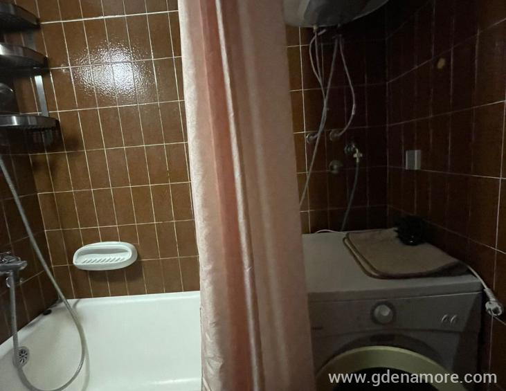 4f9bd684-c72f-41ea-b534-e46f789b7d3b