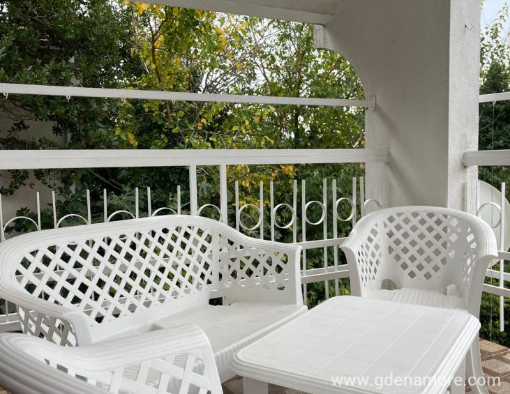 6633cbd8-c64d-44b1-9bcd-60e1eda7cf57