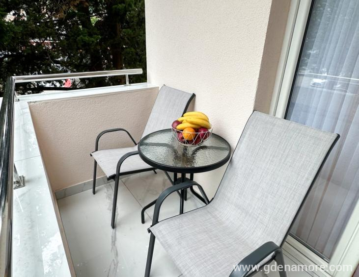 0dca4193-433e-4eea-8f8f-32550d63662f